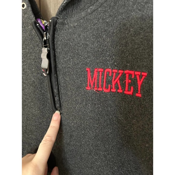 Vintage Mickey Mouse sweatshirt - Picture 2 of 7